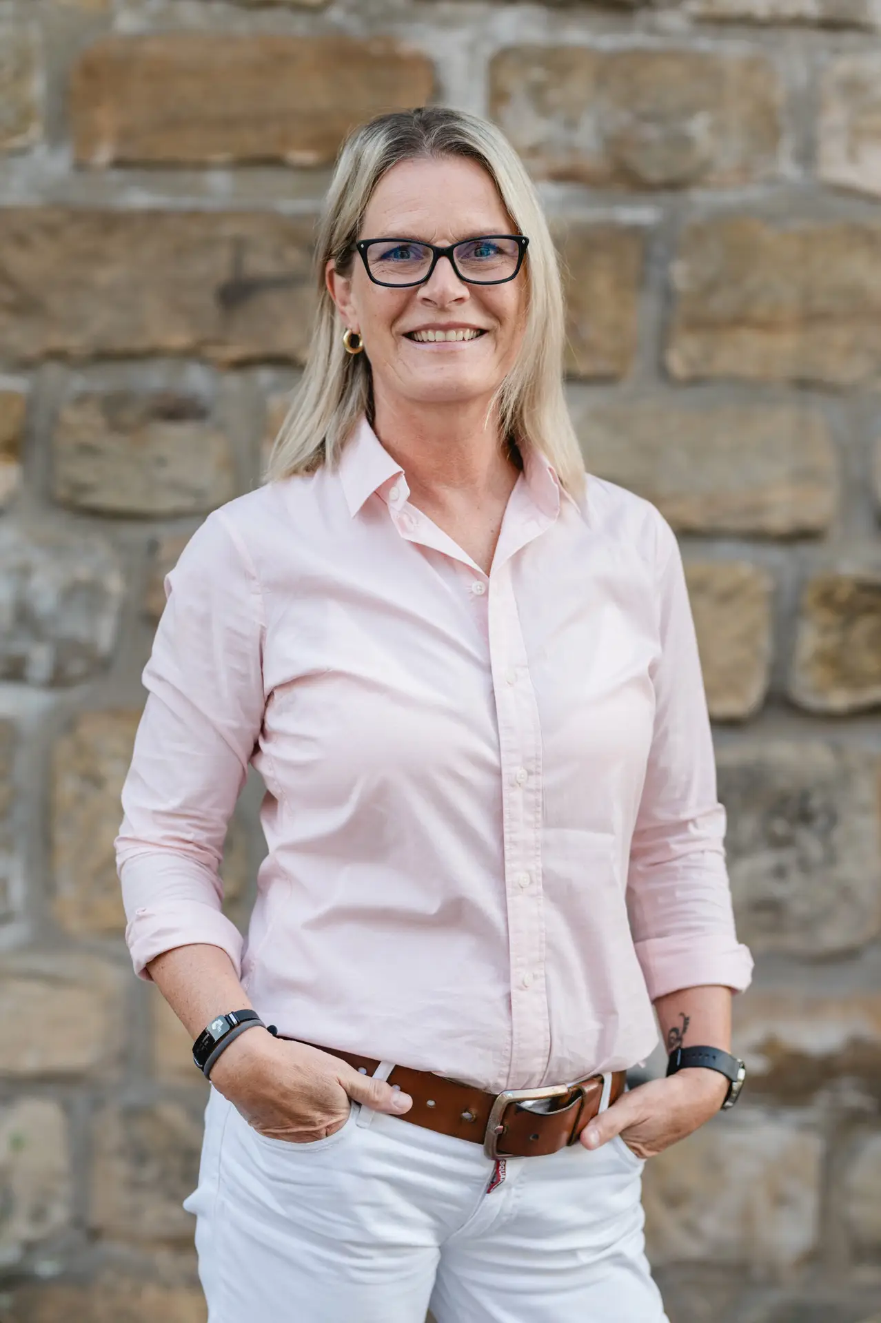 Anke Sluet, Sekretärin